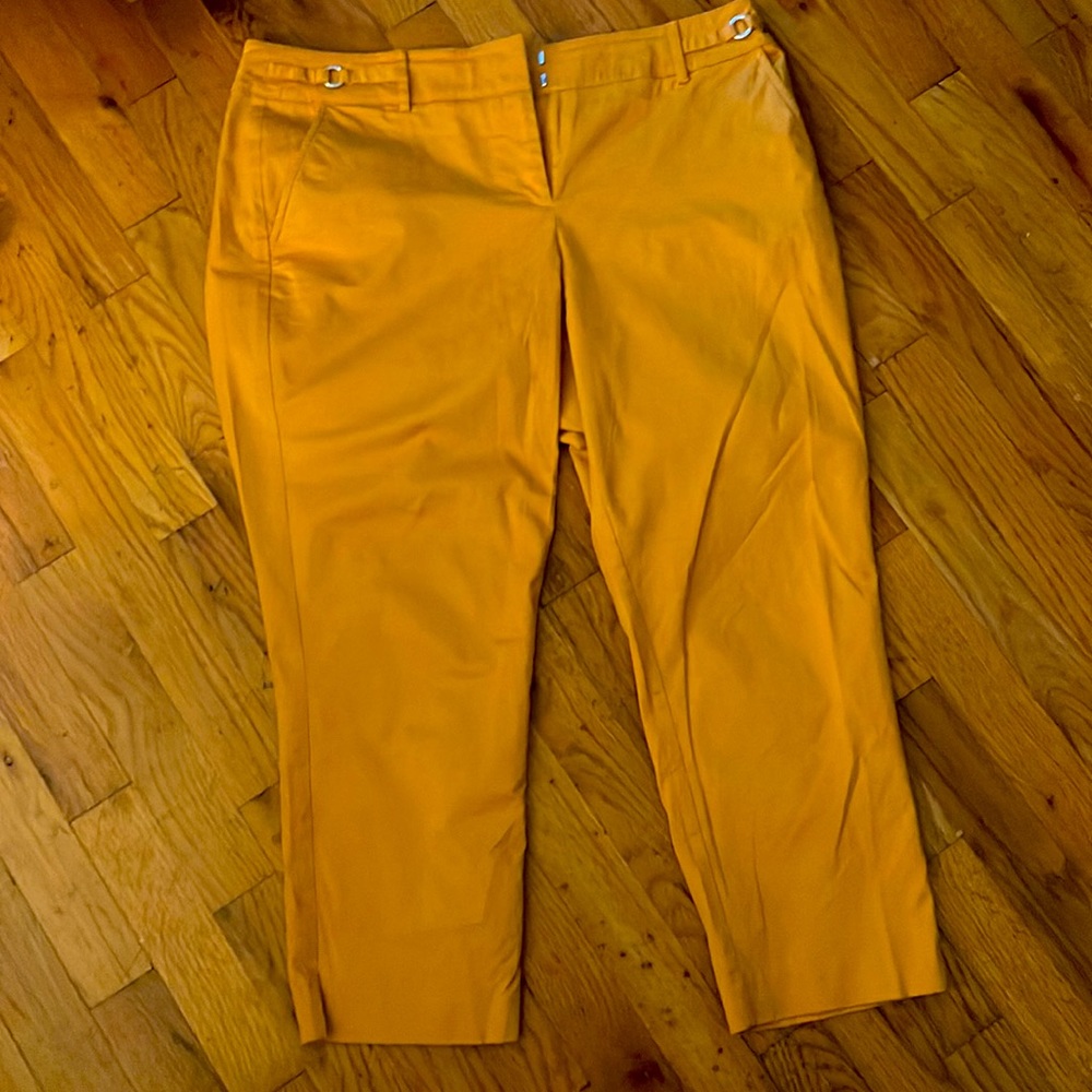 NY & Company 7th Ave Capri’s Pants-Gold
